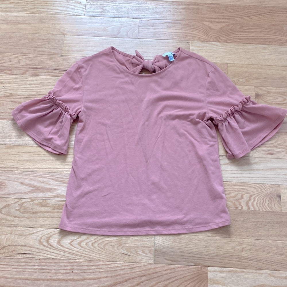 Nordstrom flutter sleeve top with bow detail in back